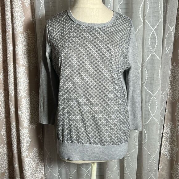 Ann Taylor Gray Sweater with 3/4 length sleeves size small - Picture 1 of 7